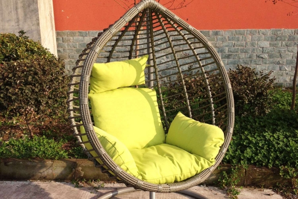 Fauteuil suspendu en rotin
