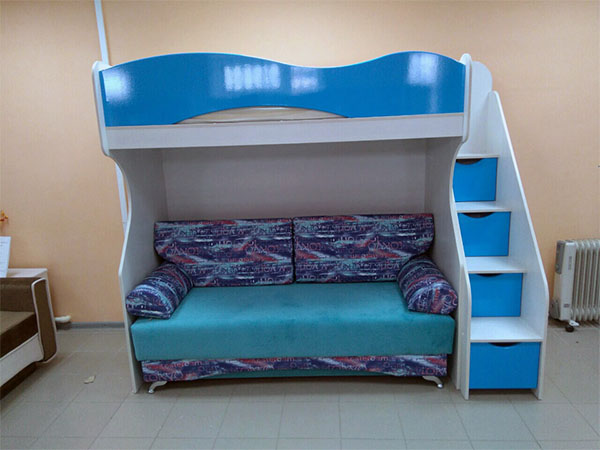 Lit mansardé avec canapé en MDF