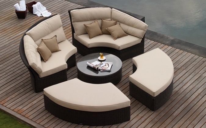 Canapé rond avec fauteuils