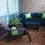 Sur le balcon ouvert