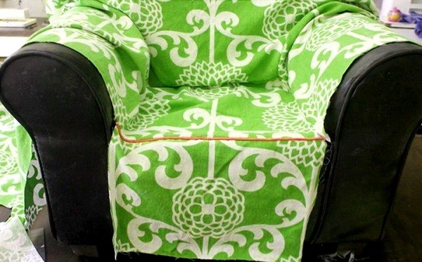 Cousez les détails de la couverture, attachez la tresse