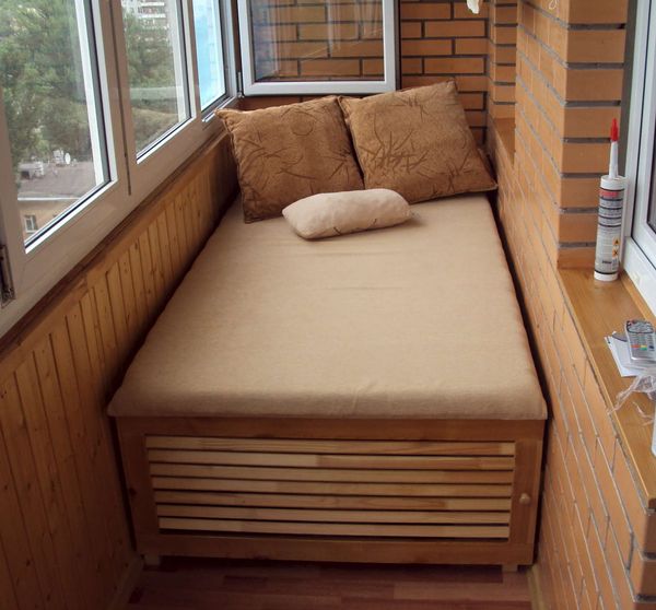 Ottoman sur le balcon