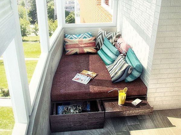 Pouf avec oreillers colorés