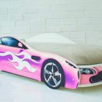 Voiture lit rose